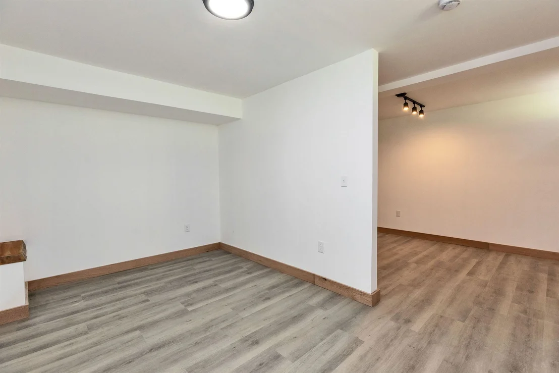 Photo of 75 Walpole Valley