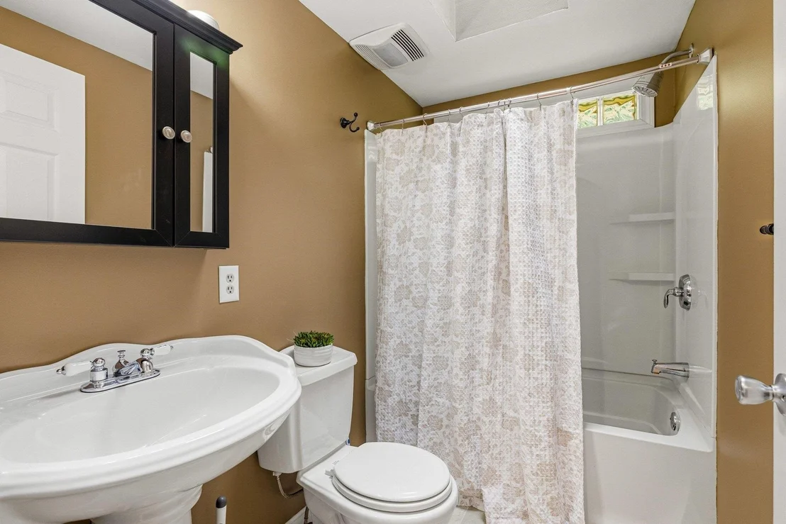 Photo of 8 Brookhaven
