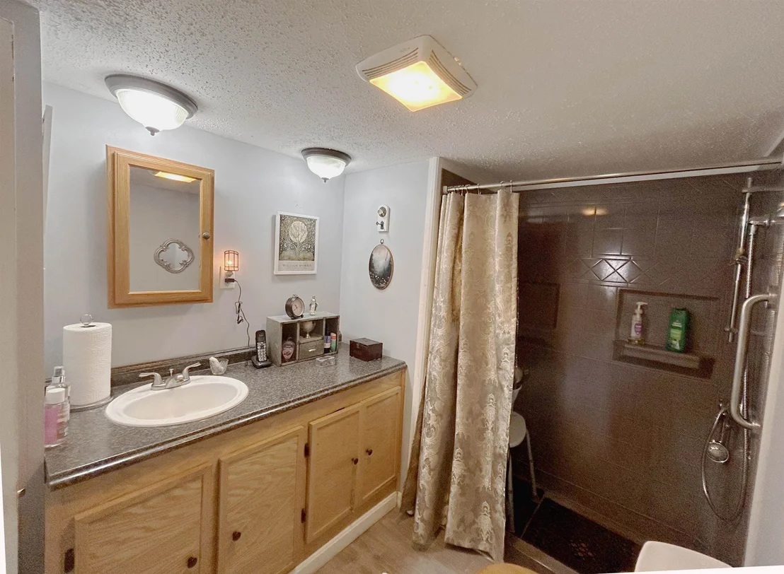 Photo of 84 Hilton