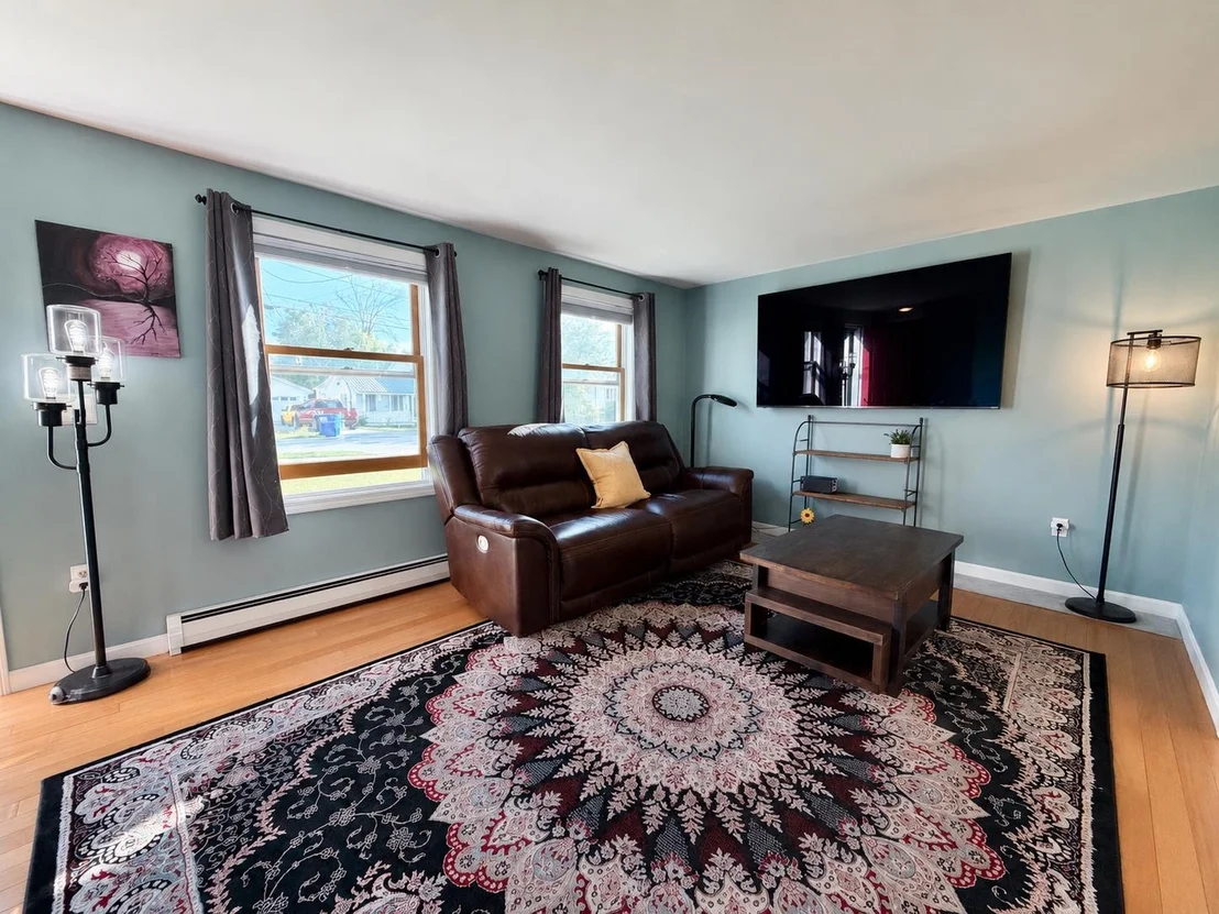 Photo of 23 Guyette