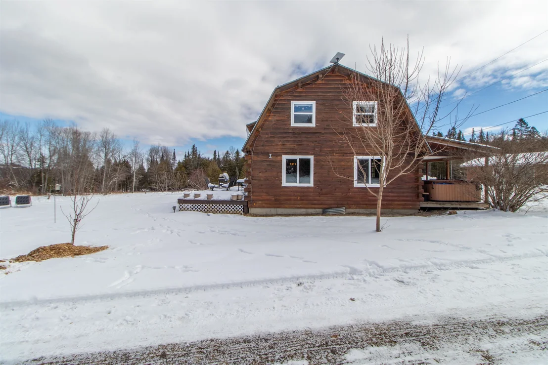 Photo of 2431 Roaring Brook
