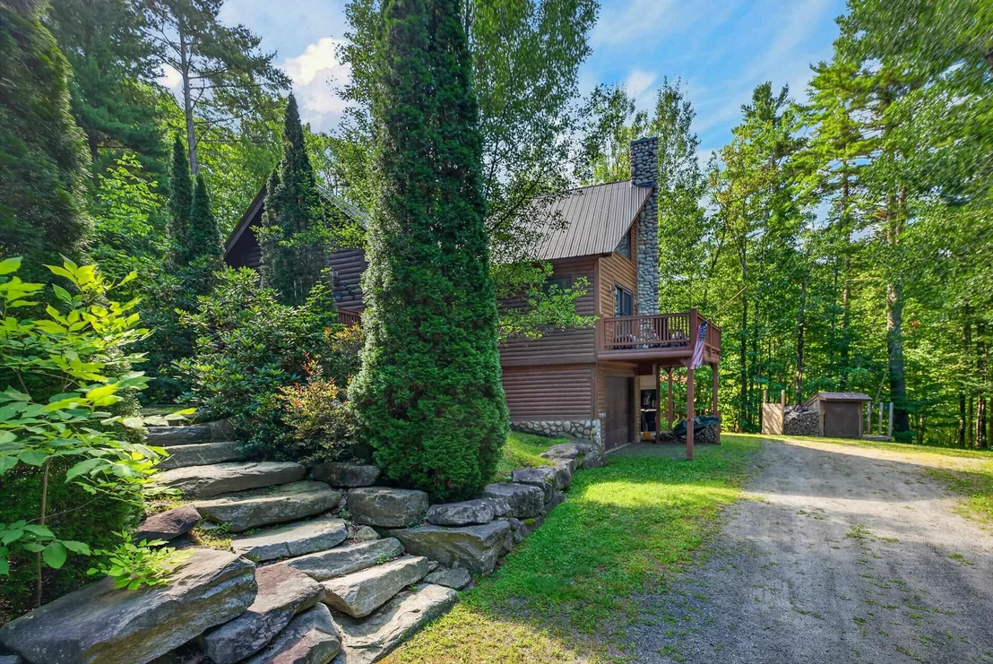 Photo of 858 Sheldon Hill