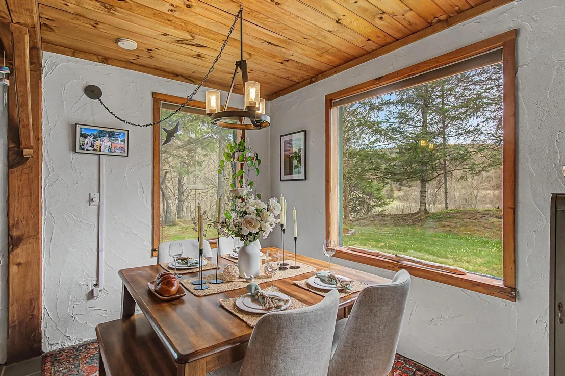 Photo of 2212 Symonds Mill
