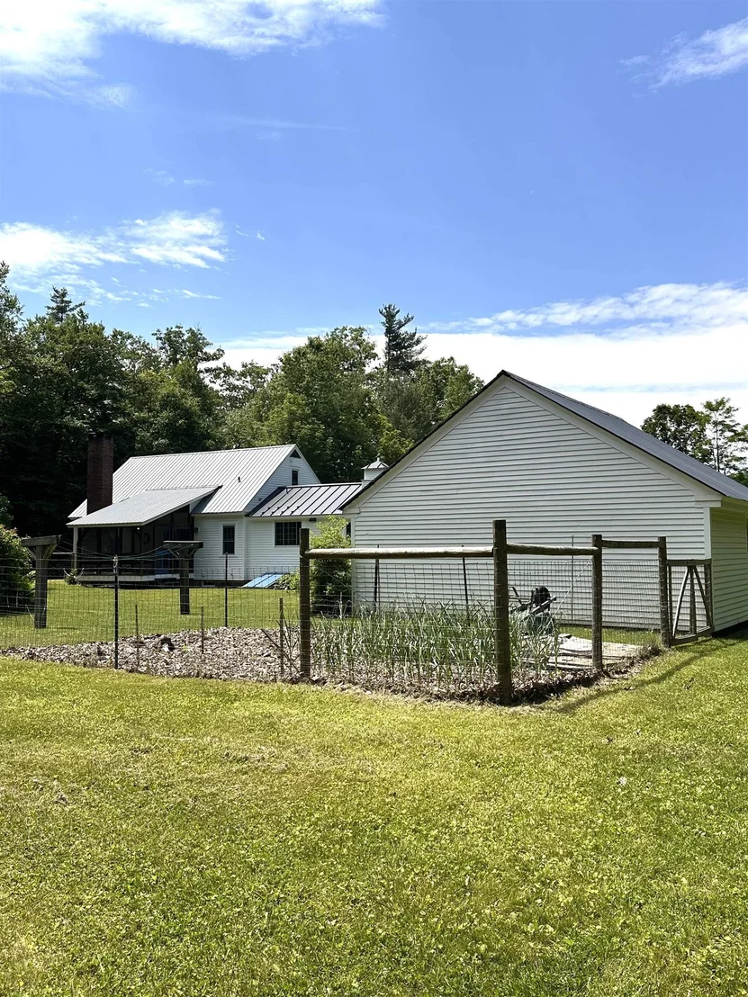 Photo of 720 Pine Banks