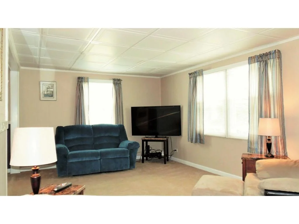 Photo of 235 Robin Hood Dr
