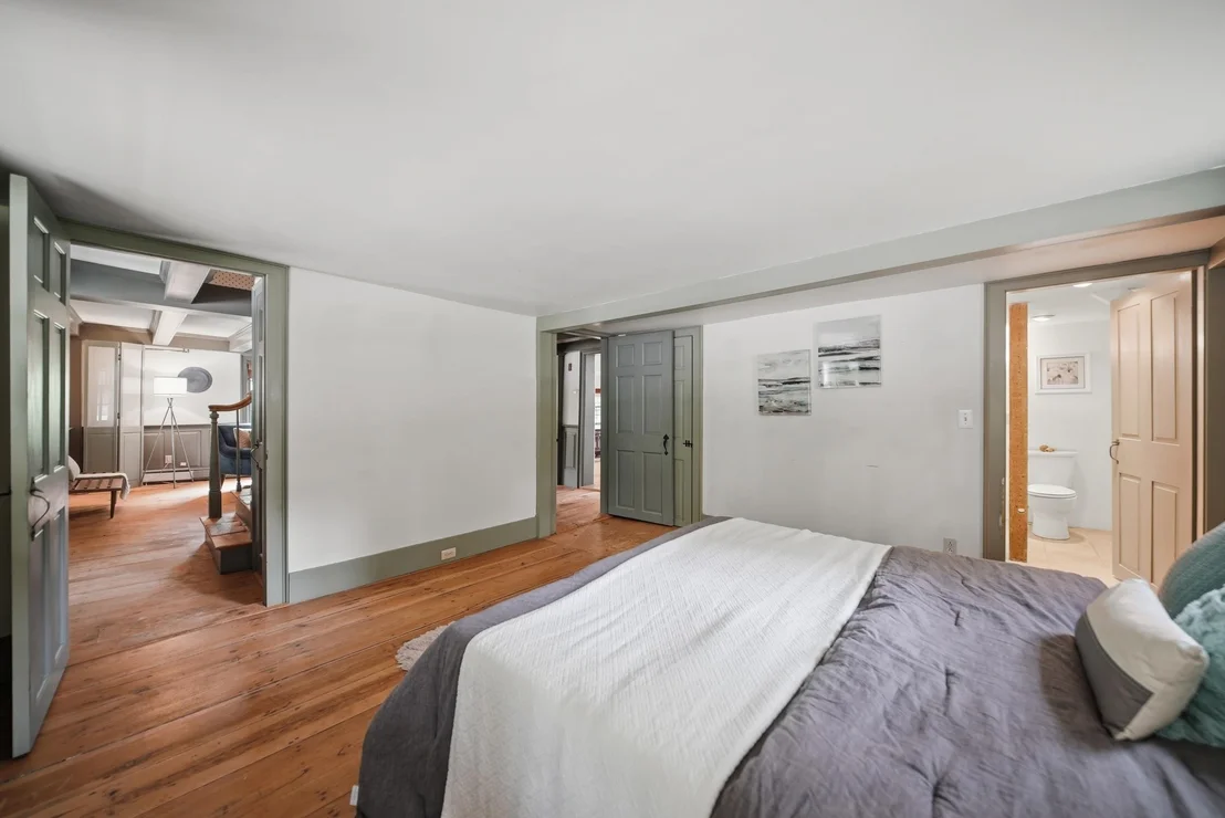 Photo of 60 Old Deerfield