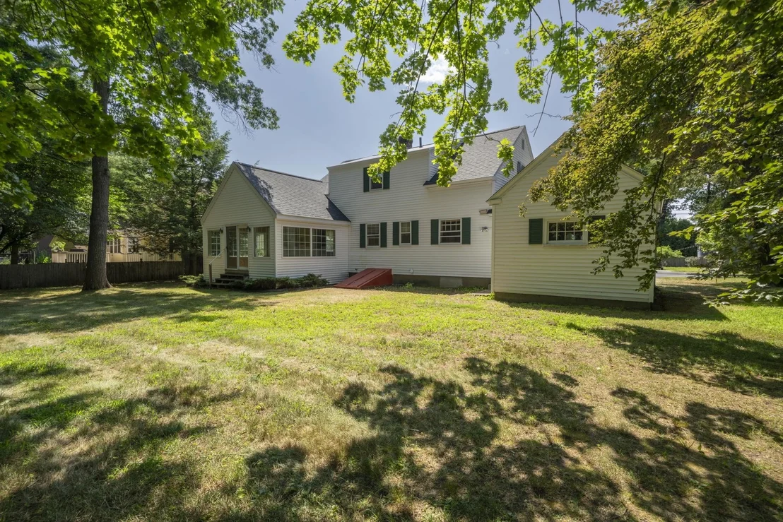 Photo of 831 Maple
