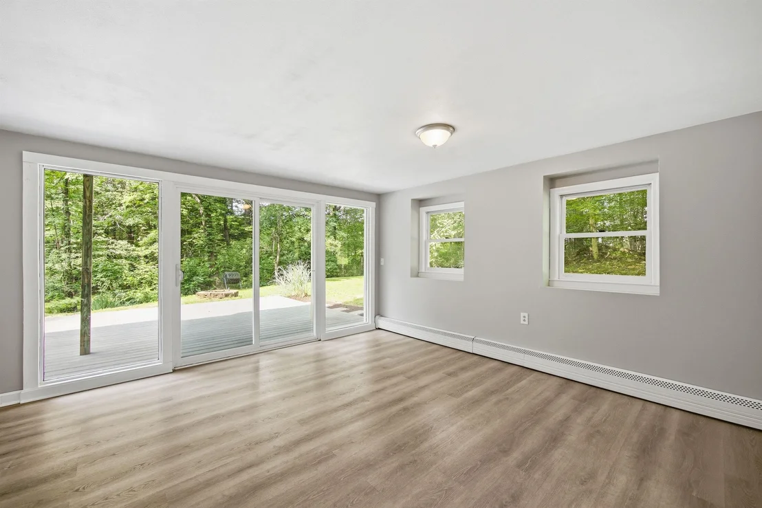 Photo of 135 Lower Straw