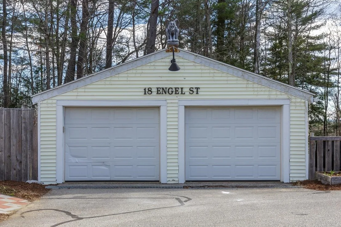 Photo of 18 Engel