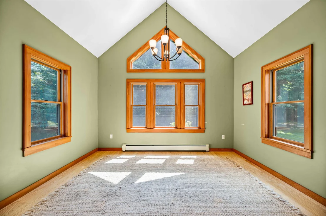Photo of 111 Pine Tree
