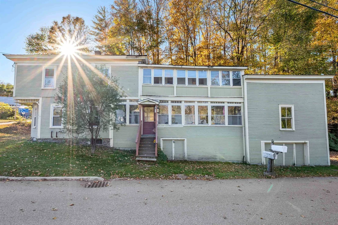 Photo of 21 River Road W