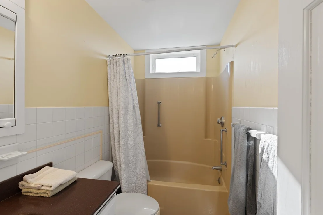 Photo of 1643 Ocean