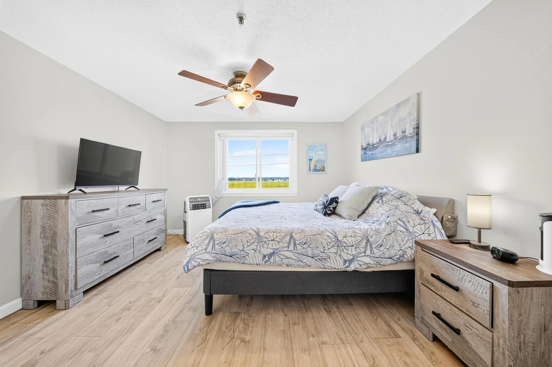 Photo of Unit 4S at 421 Ocean
