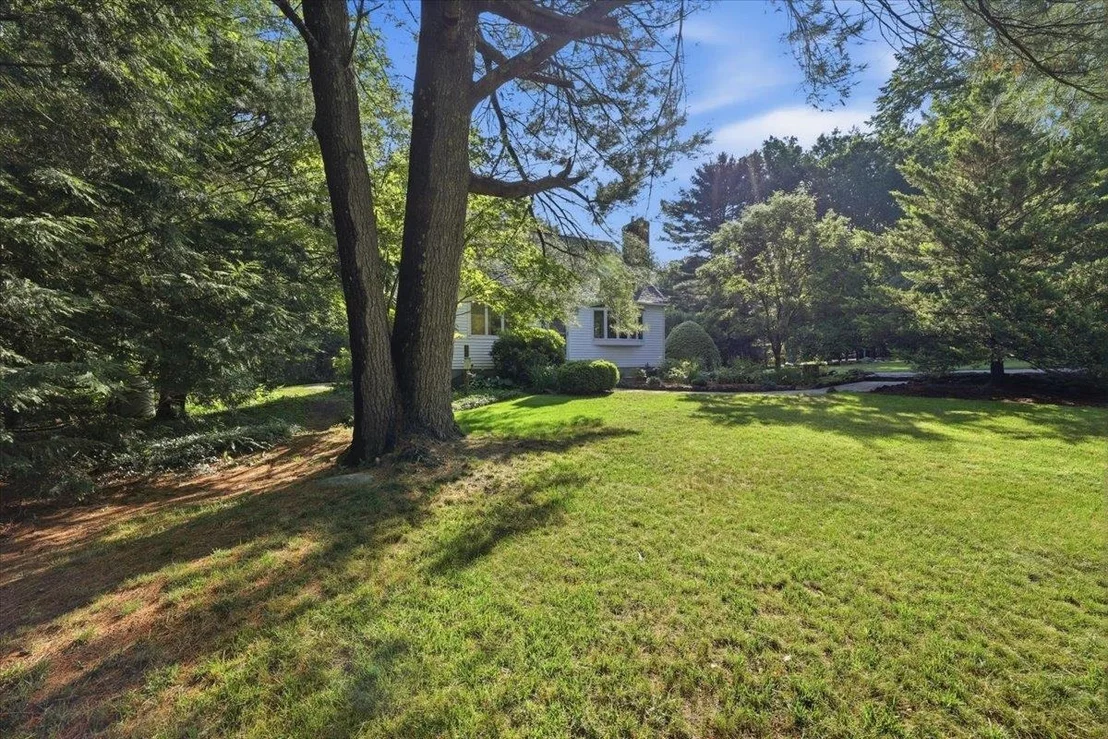 Photo of 16 Lakeview