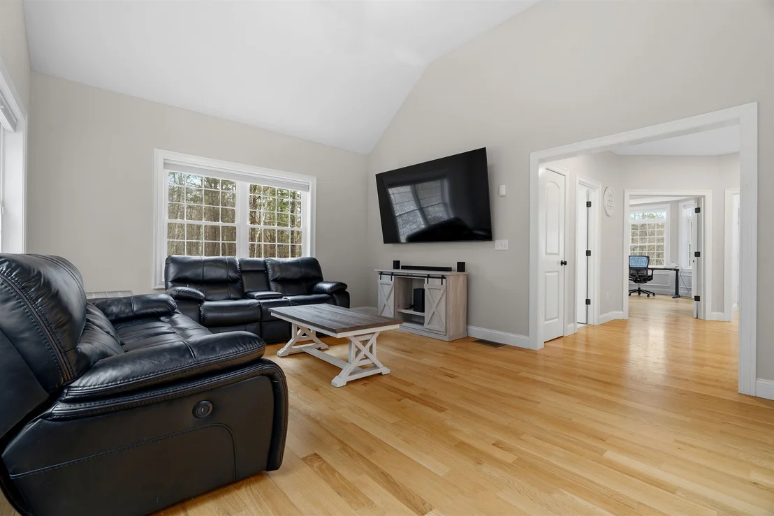 Photo of 18 Longmeadow