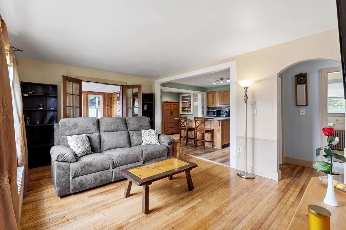 Photo of 32 Rollins