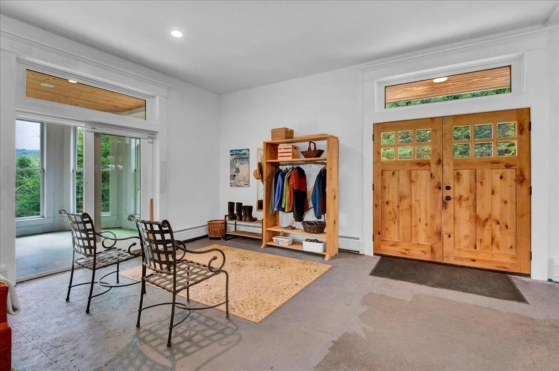 Photo of 3173 Brook