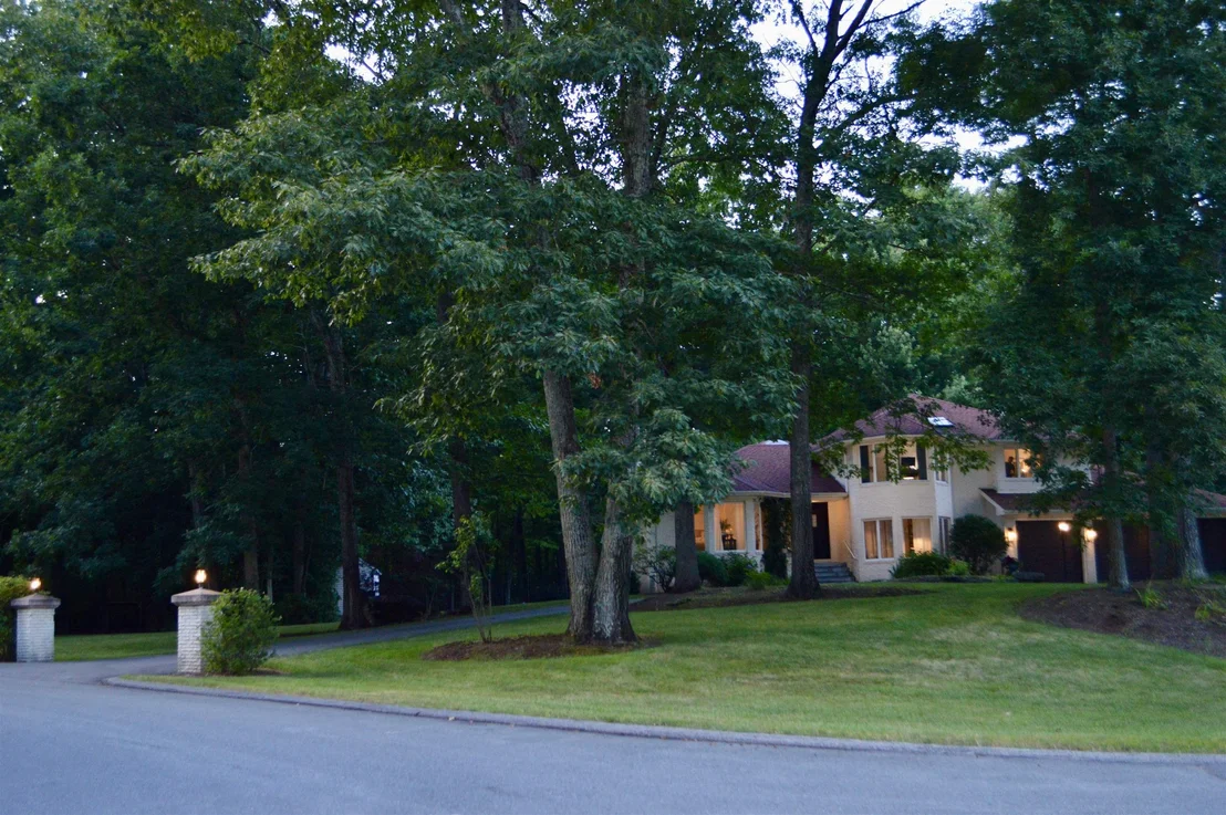 Photo of 16 Fox Run