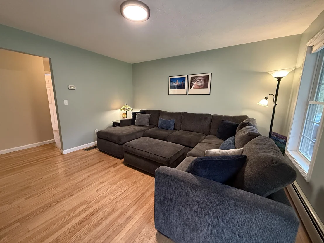 Photo of 28 Fieldstone