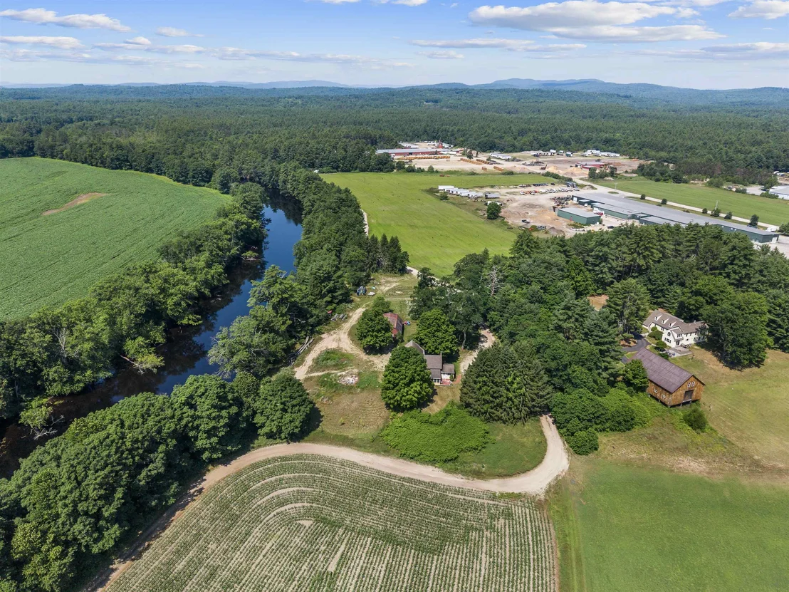 Photo of 385 Burnham Intervale