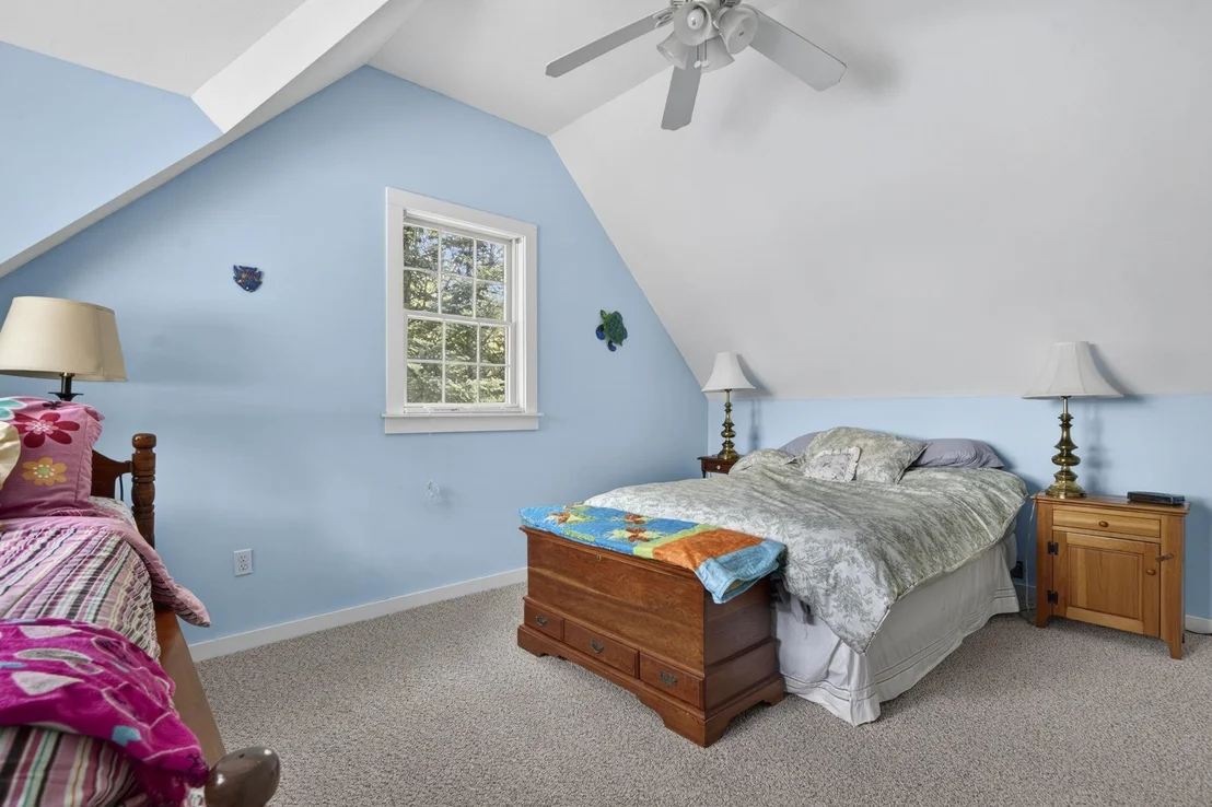 Photo of 2221 Valley