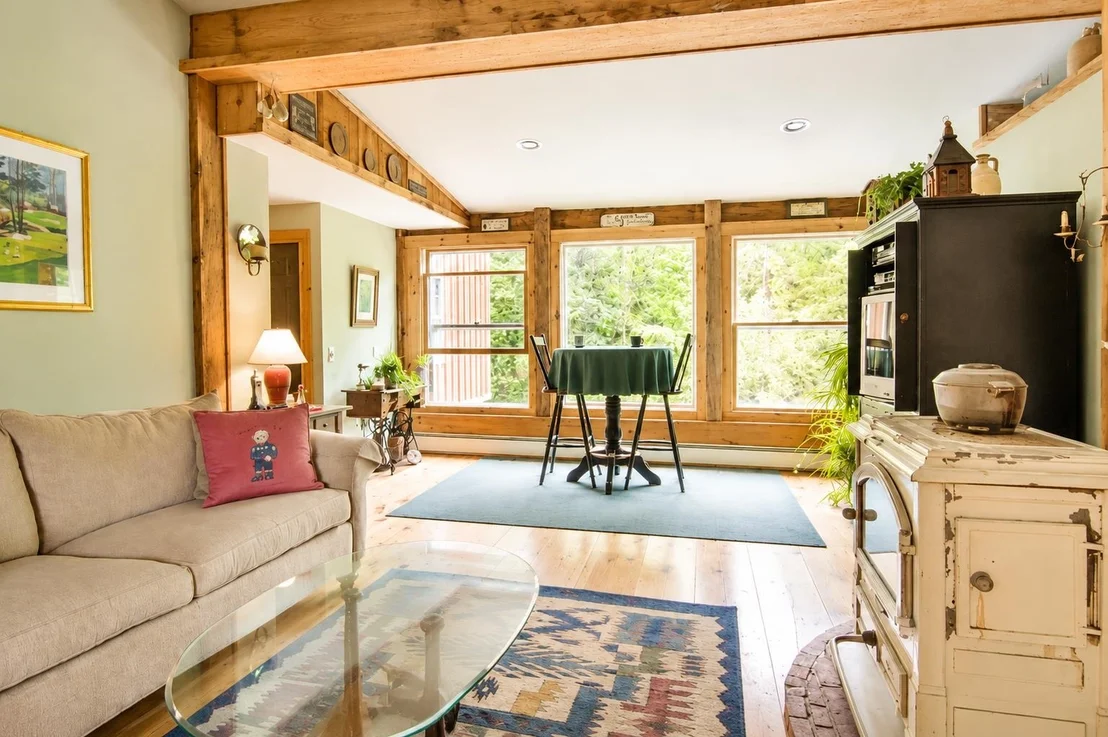 Photo of 212 Thrall