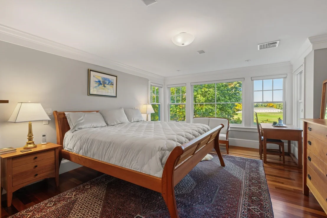 Photo of 24 WISTERIA