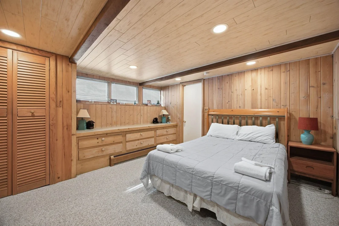 Photo of 70 Spring Hill