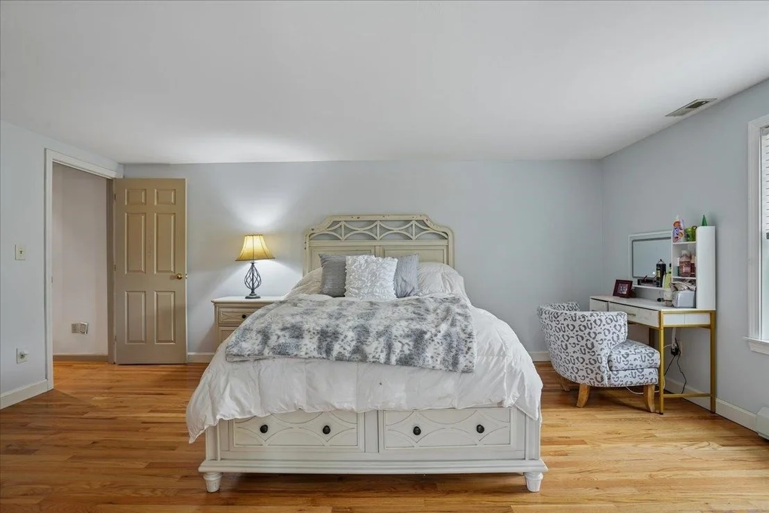 Photo of 50 Hearthside