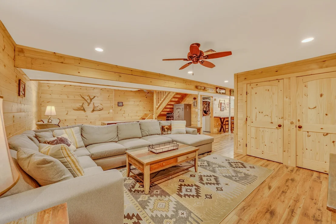 Photo of 1560 Cherry Valley