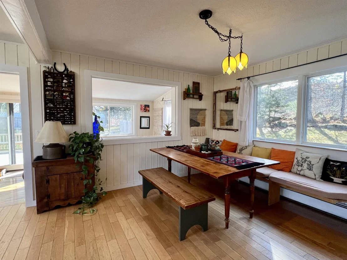 Photo of 883 Smead