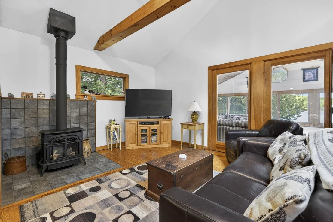 Photo of 2221 Valley