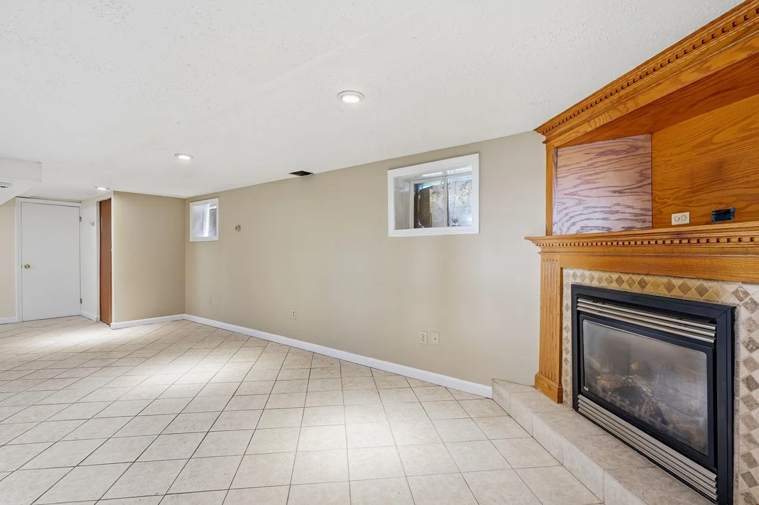 Photo of 98 Conant