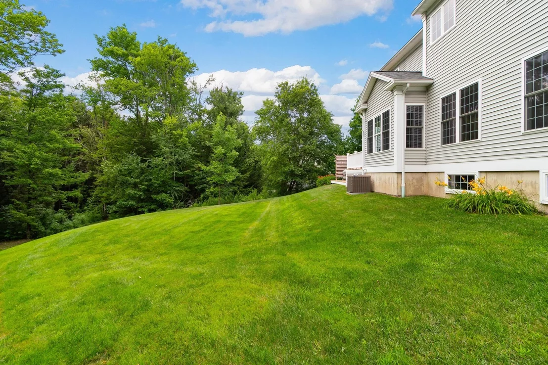 Photo of 900 Ledgewood