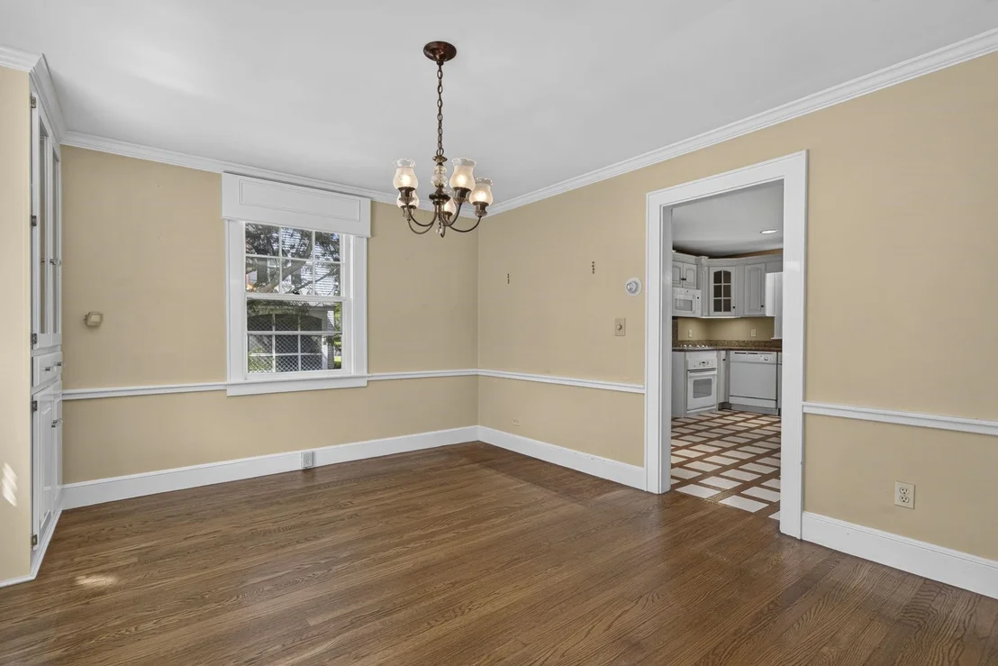 Photo of 831 Maple