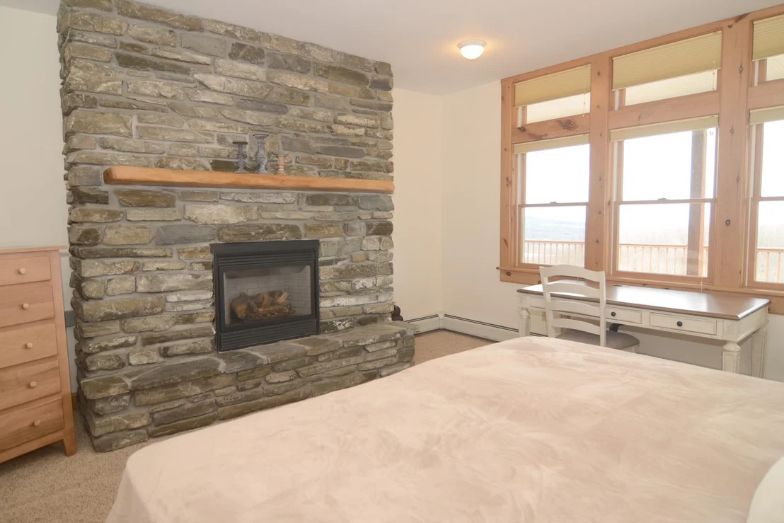 Photo of 734 Herrick