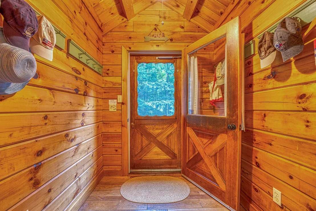 Photo of 11 Squamasee
