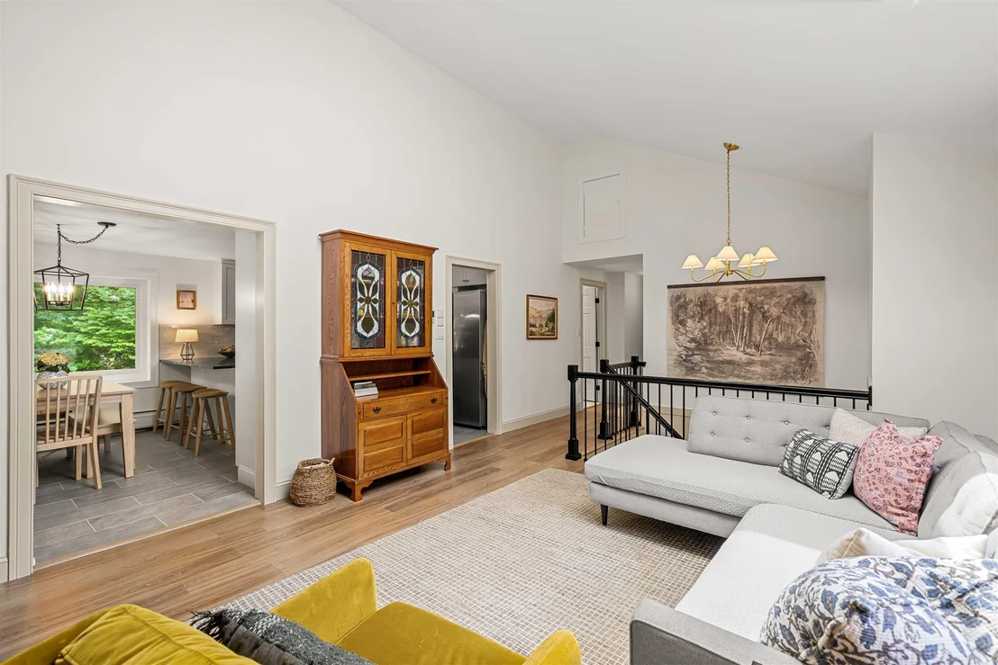 Photo of 20 Hawkview