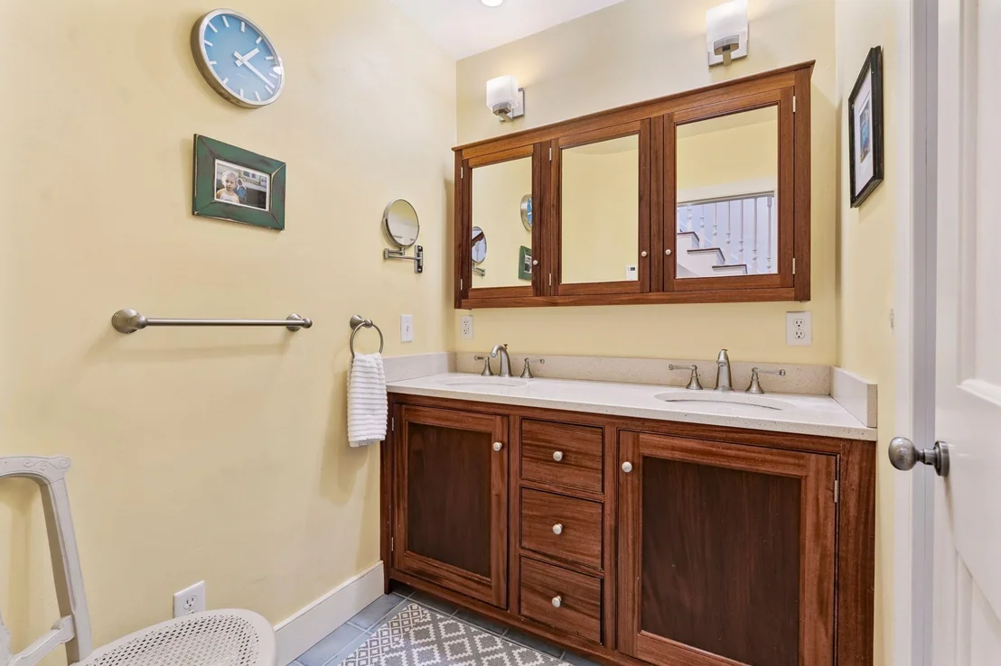 Photo of 16 Olcott