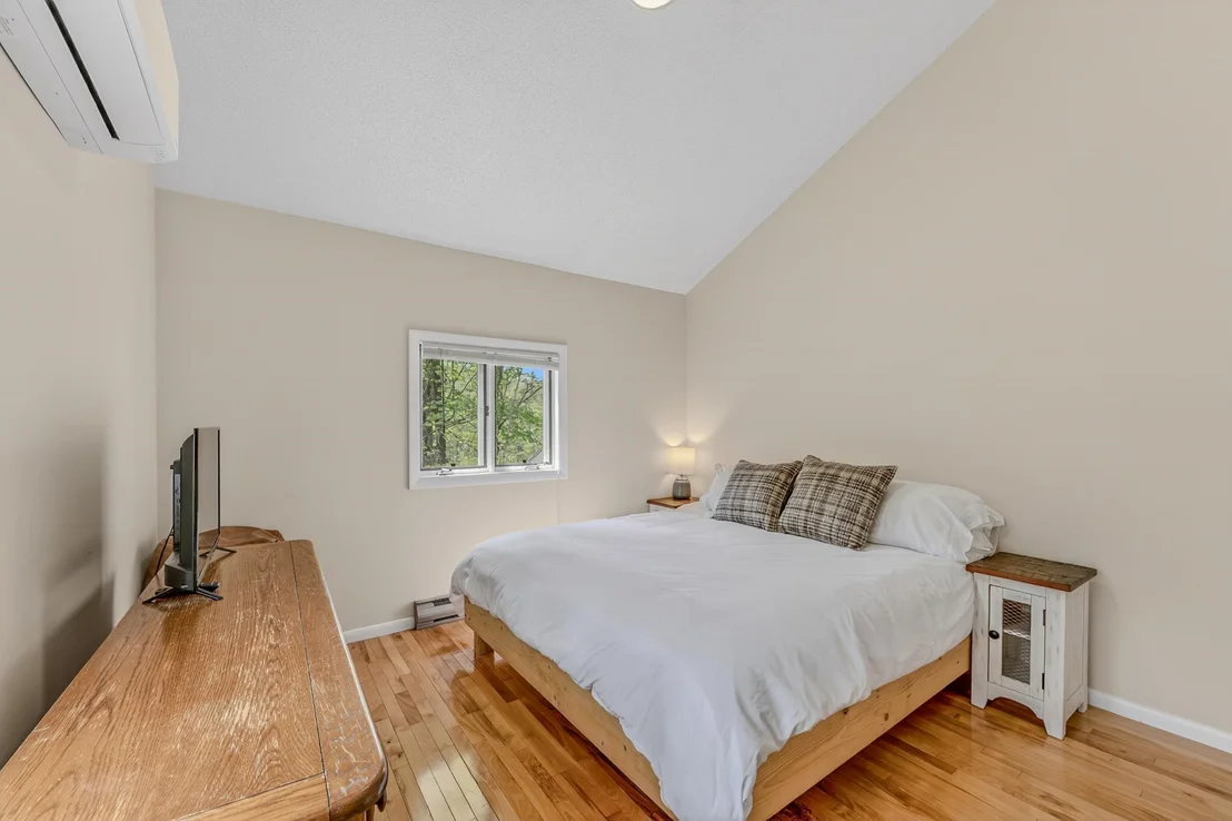 Photo of 5 Bell Valley