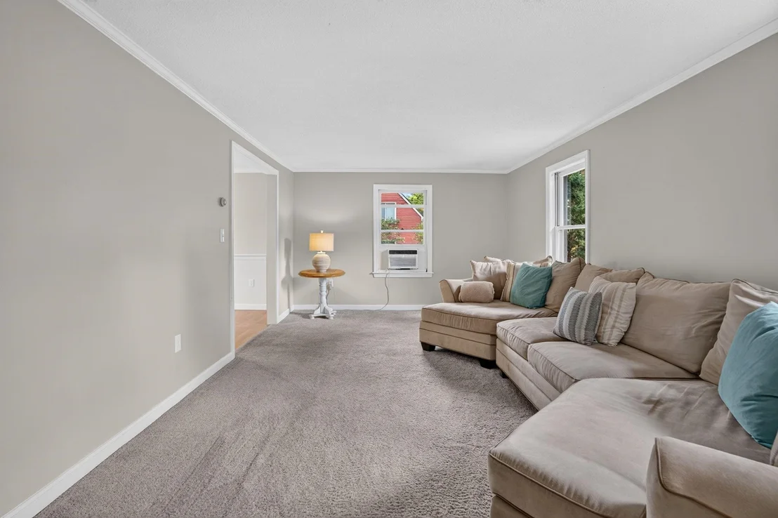Photo of 2 Queensway