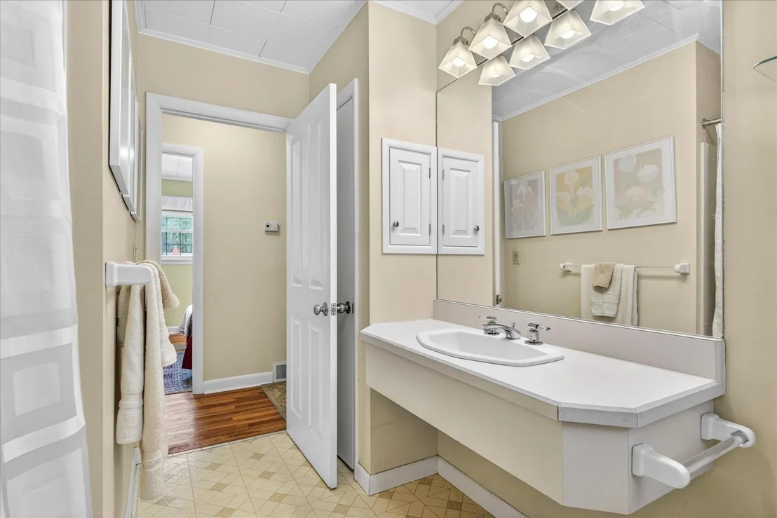 Photo of 47 Chatterton