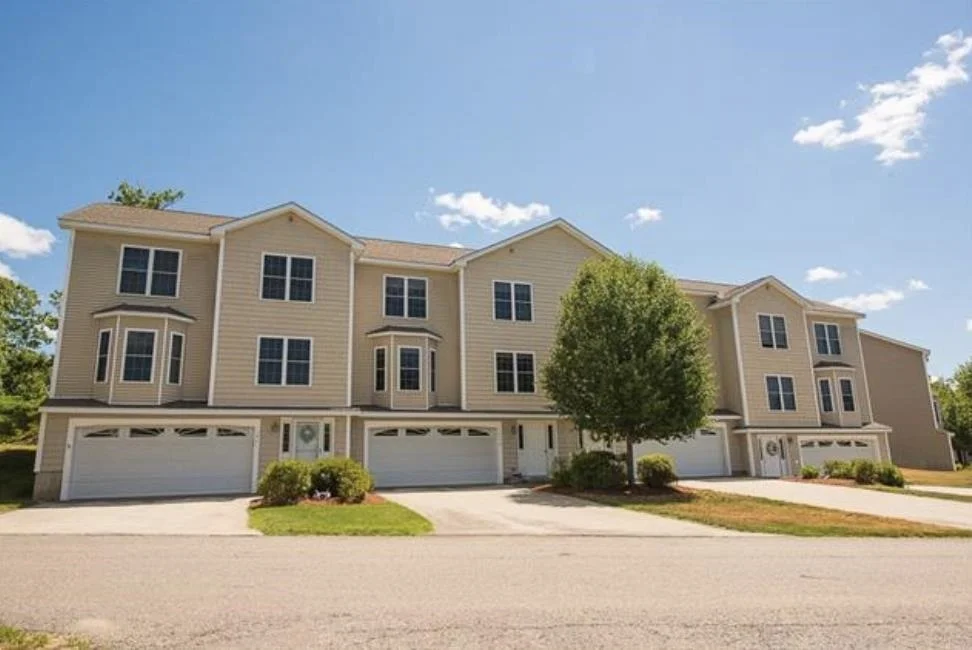 Photo of Unit 1335 at 1465 Hooksett