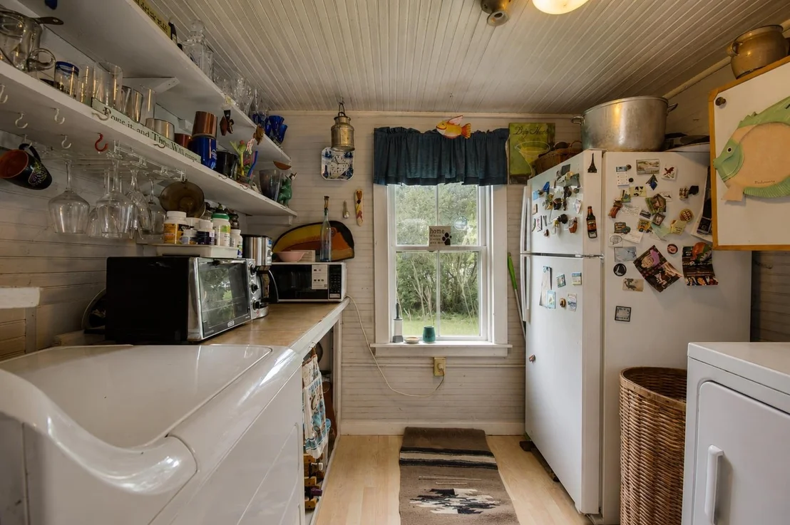 Photo of 2340 Panton