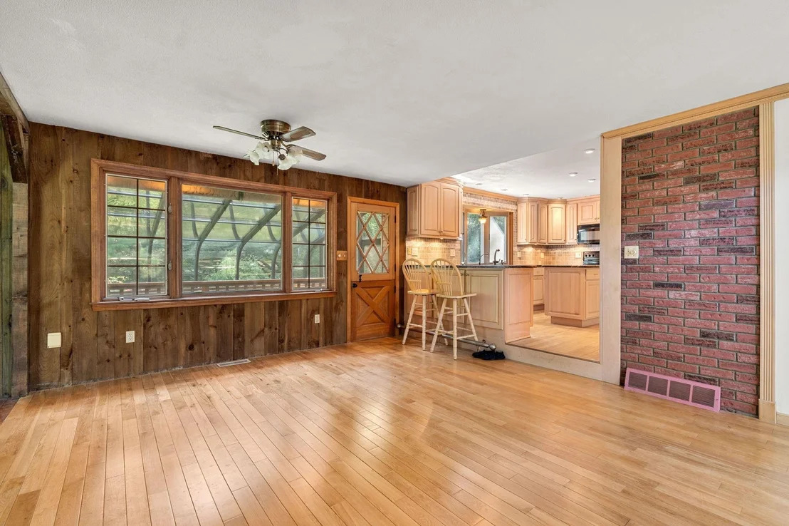 Photo of 34 Sharon