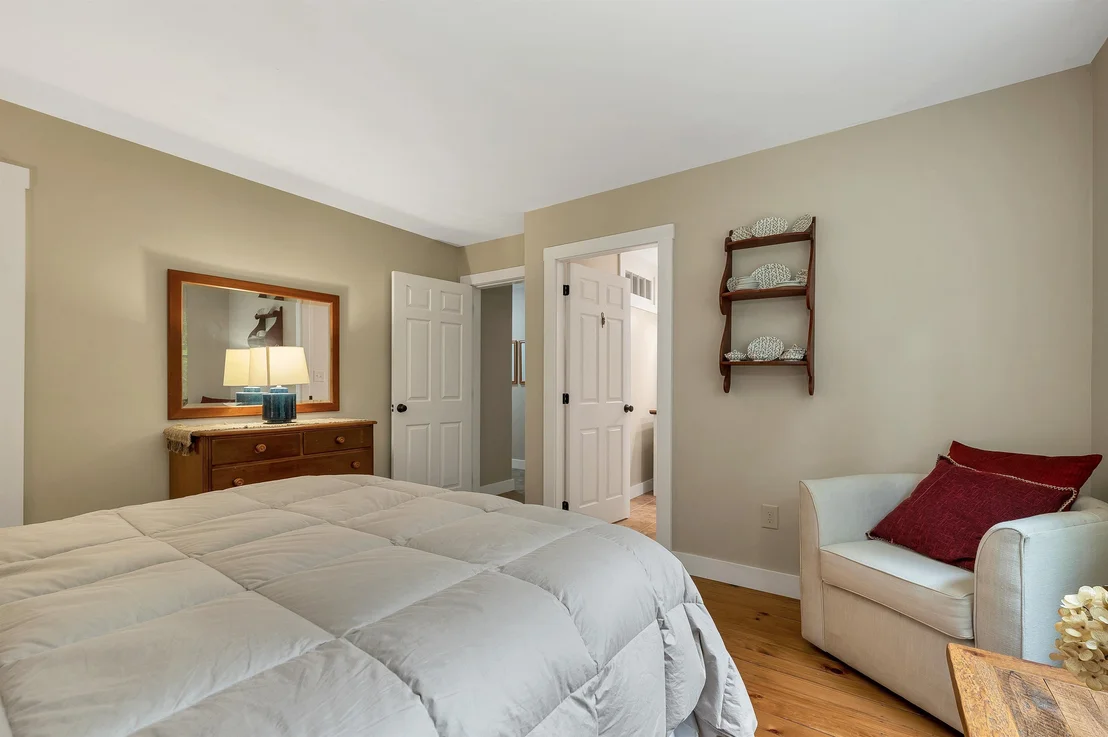 Photo of 3 Oak Knoll