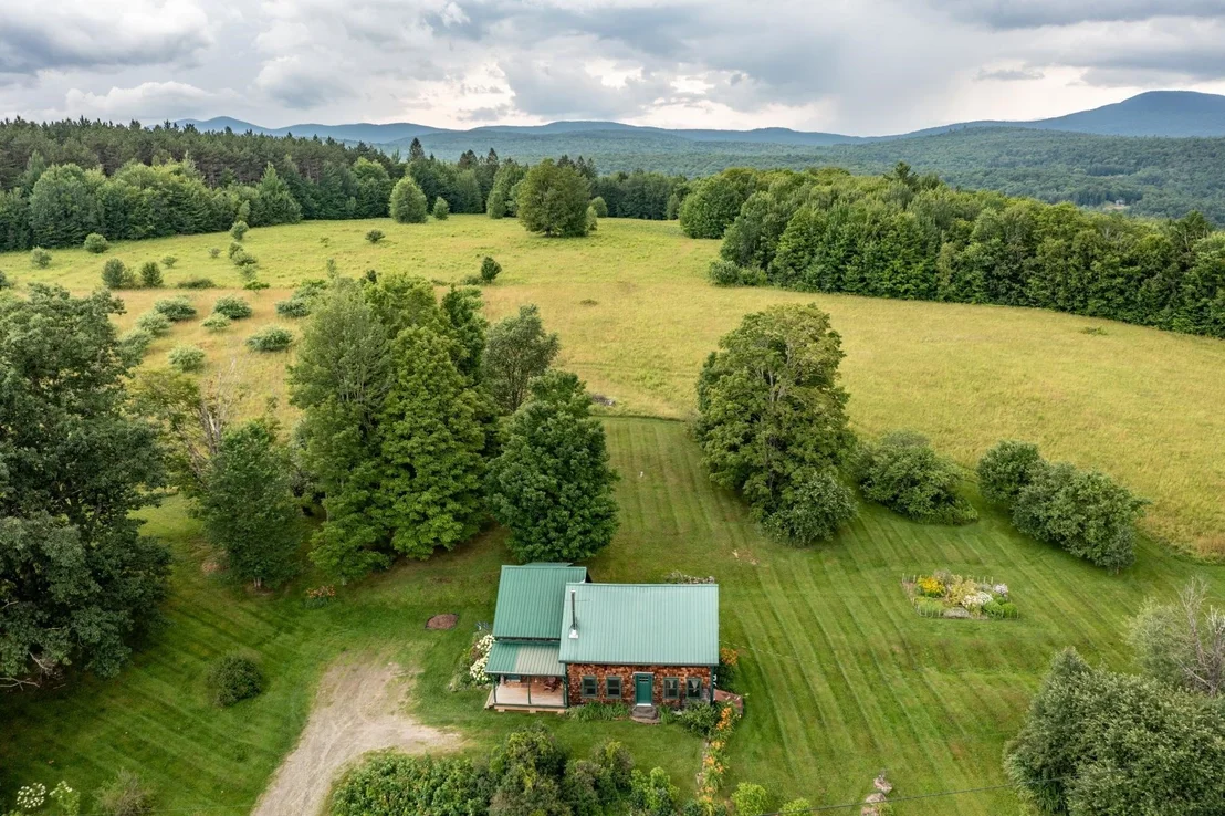 Photo of 1076 Brown Hill