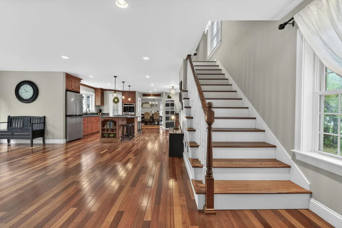 Photo of 376 Main