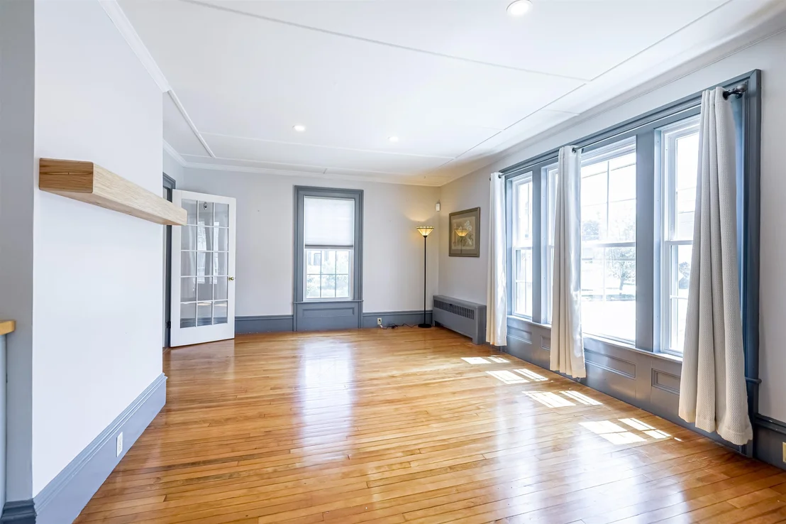 Photo of 8 Grove
