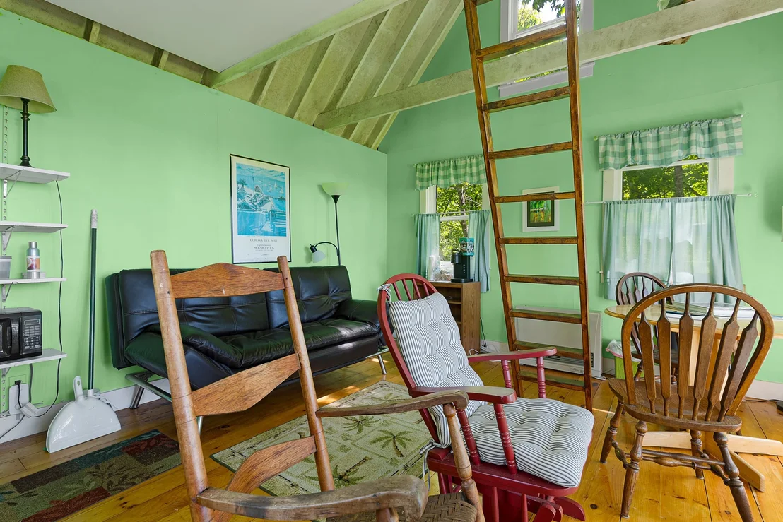 Photo of 1078 Brook